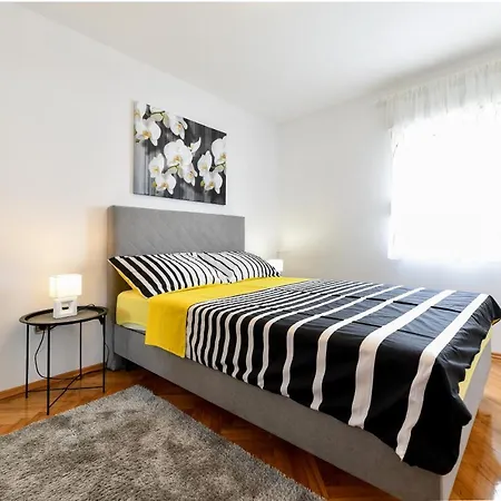 Marko Apartmán Vir