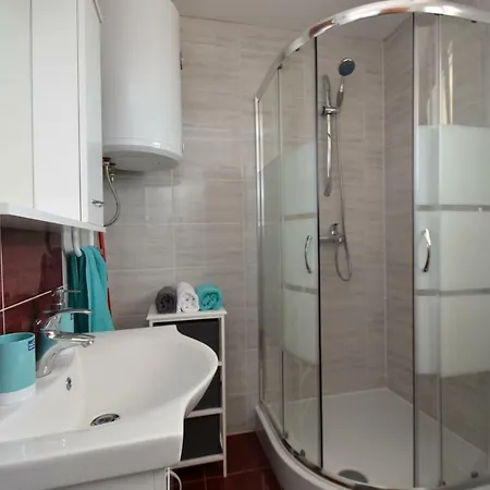 Marko Apartmán Vir
